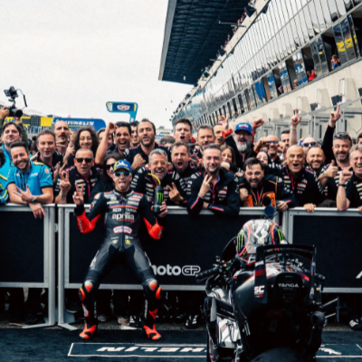 Aprilia signe un triplé historique au Mans