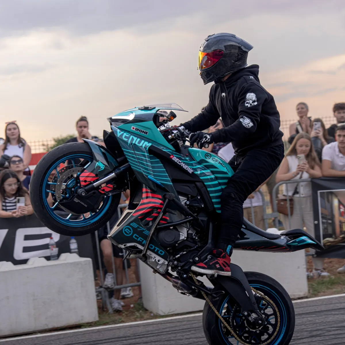 RETOUR SUR LE JOUR 1 : UNE OUVERTURE EXPLOSIVE AU MOTOPARK !