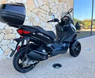 PIAGGIO 300 HPE ABS ASR + TOP CASE