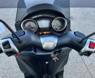 PIAGGIO 300 HPE ABS ASR + TOP CASE