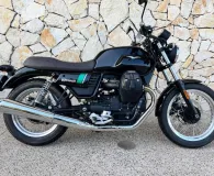 MOTO-GUZZI V7  750