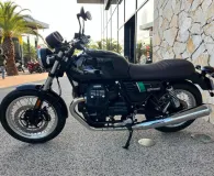 MOTO-GUZZI V7  750