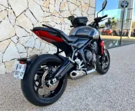 TRIUMPH 660 + OPTION.    950 KM SEULEMENT