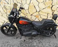 HARLEY-DAVIDSON Custom 1868 Couleur 2022