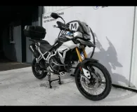 TRIUMPH 900 Rally Pro A2 + Top Case