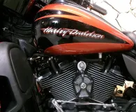 HARLEY-DAVIDSON CVO Street Glide 1868 ABS 2017