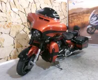 HARLEY-DAVIDSON CVO Street Glide 1868 ABS 2017