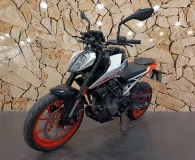 KTM DUKE .