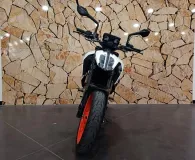 KTM DUKE .