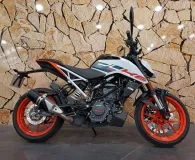 KTM DUKE .