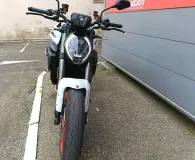 DUCATI Monster 890