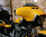 HARLEY-DAVIDSON CVO Street Glide 1923 2022