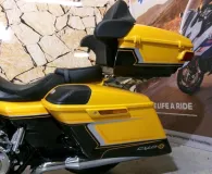 HARLEY-DAVIDSON CVO Street Glide 1923 2022