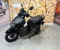 YAMAHA RayZR 125