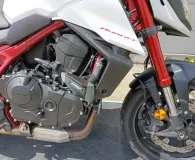 HONDA 750 Hornet TAMPON + BULLE  6066 KMS A SAISIR