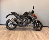 KTM Super Duke 1290 R ABS 2016