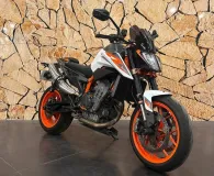 KTM DUKE R .