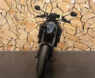 KTM SUPER DUKE R .