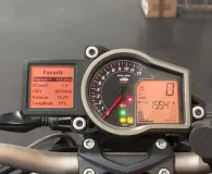 KTM SUPER DUKE R .