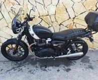 TRIUMPH 900