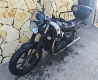 TRIUMPH 900