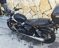 TRIUMPH 900