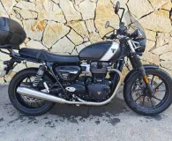 TRIUMPH 900