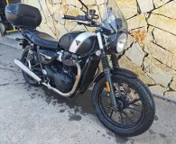 TRIUMPH 900