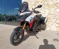 DUCATI V4 RS avec Top case et valises Ducati