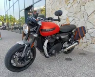 TRIUMPH Speed Twin 1200 + sacoches