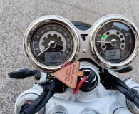 TRIUMPH Speed Twin 1200 + sacoches