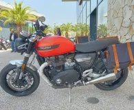 TRIUMPH Speed Twin 1200 + sacoches