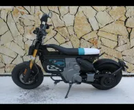 BMW E02 125cm3 Pack HigLine + Chargeur Rapide CE 02