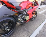 DUCATI Panigale V4 S 1ERE MAIN LIGNE AKRAPOVIC