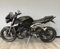 TRIUMPH TRIPLE 765 RS .