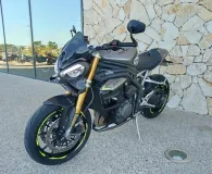 TRIUMPH TRIPLE 1200 RS .