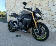 TRIUMPH TRIPLE 1200 RS .