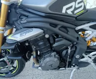 TRIUMPH TRIPLE 1200 RS .