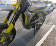 HUSQVARNA Supermoto POT AKRAPOVIC A SASIR (701 SM)