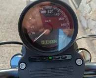 HARLEY-DAVIDSON 883 Iron