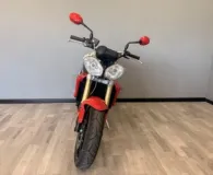 TRIUMPH TRIPLE 675 .