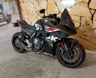 SUZUKI GSX-8R 800