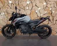 KTM Duke 790