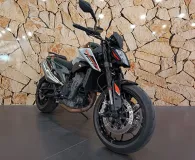 KTM Duke 790