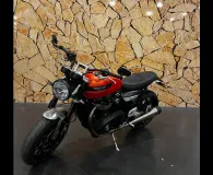 TRIUMPH Speed Twin 1200