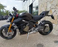 DUCATI 1103  V4 S 2023. 60 km réel