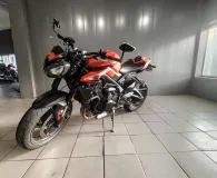 TRIUMPH 765 R BRIDER A2 1ER MAIN A SAISIR