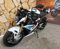 BMW 1000 R