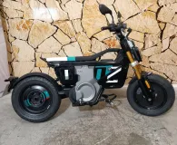 BMW CE02