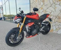TRIUMPH 1200 RS + pot  SC project